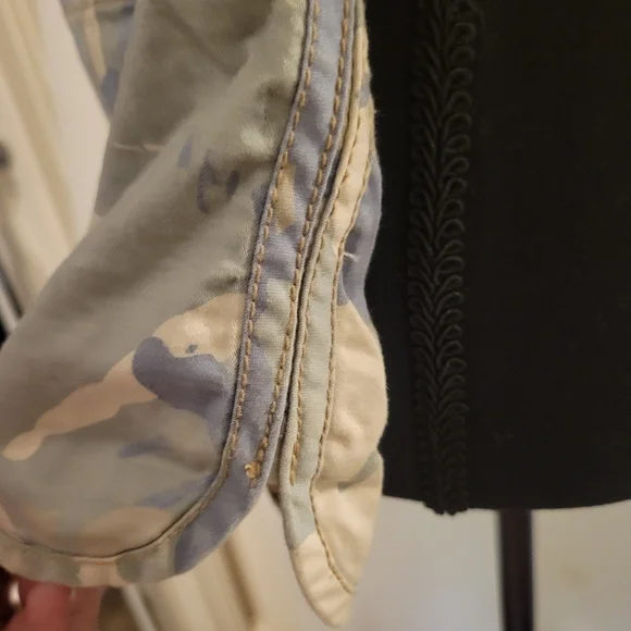 Ladies sz. 7 Jolt camo shorts - Picture 3 of 5